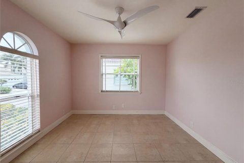Condo in Bradenton, Florida, 2 bedrooms  № 2227352 - photo 15