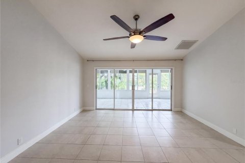 Condo in Bradenton, Florida, 2 bedrooms  № 2227352 - photo 10