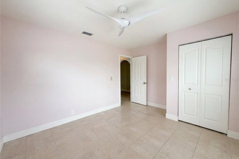 Condo in Bradenton, Florida, 2 bedrooms  № 2227352 - photo 16