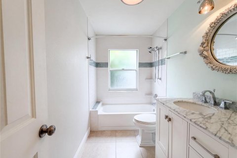 Condo in Bradenton, Florida, 2 bedrooms  № 2227352 - photo 20