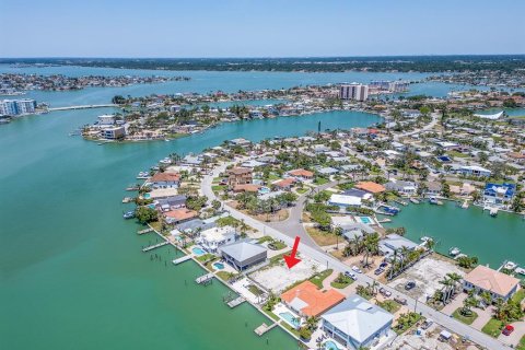 Villa ou maison à vendre à Treasure Island, Floride: 5 chambres, 447.6 m2 № 2097353 - photo 24
