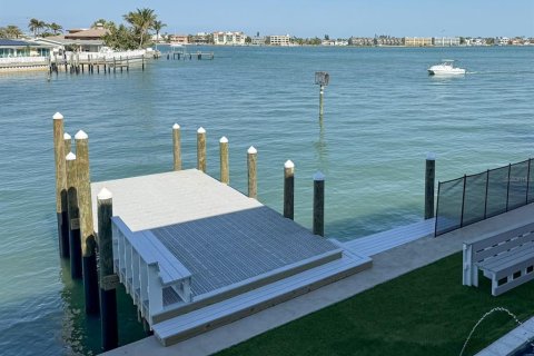Villa ou maison à vendre à Treasure Island, Floride: 5 chambres, 447.6 m2 № 2097353 - photo 16