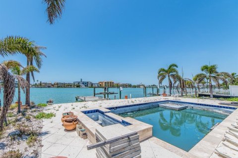Villa ou maison à vendre à Treasure Island, Floride: 5 chambres, 447.6 m2 № 2097353 - photo 21