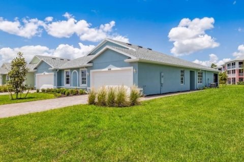 House in Punta Gorda, Florida 2 bedrooms, 139.63 sq.m. № 1883640 - photo 2