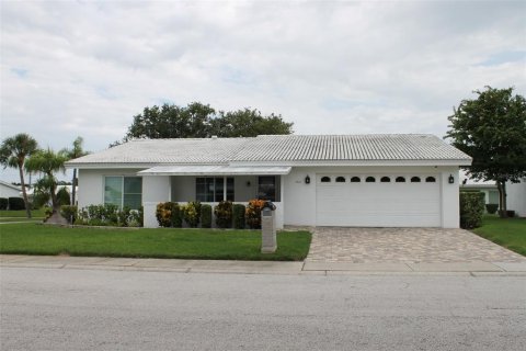 House in Pinellas Park, Florida 2 bedrooms, 166.67 sq.m. № 2259145