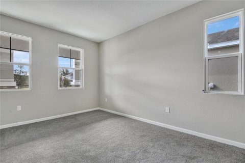 Casa en venta en Kissimmee, Florida, 5 dormitorios, 281.49 m2 № 1313747 - foto 8