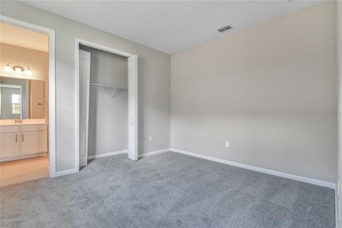 Casa en venta en Kissimmee, Florida, 5 dormitorios, 281.49 m2 № 1313747 - foto 9