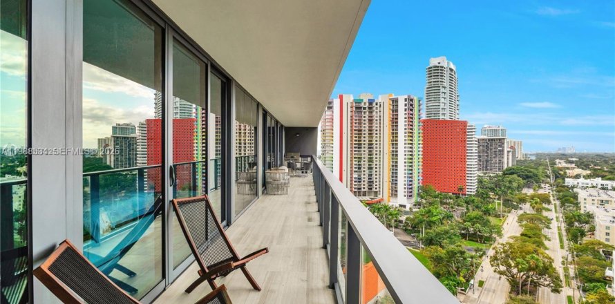 Condo à Miami, Floride, 2 chambres  № 2051445