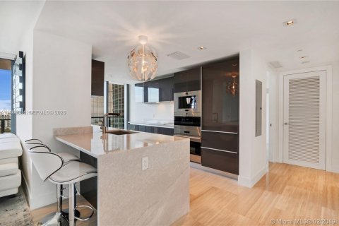 Copropriété à louer à Miami, Floride: 2 chambres, 99.96 m2 № 2051445 - photo 5
