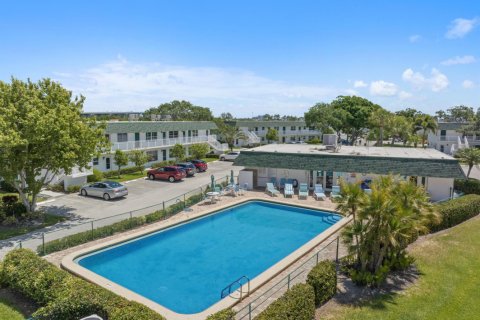 Copropriété à louer à Vero Beach, Floride: 2 chambres, 92.9 m2 № 1162003 - photo 1
