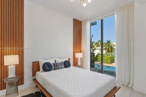 Снять в аренду кондоминиум в Майами-Бич, Флорида 2 спальни, 82.31м2, № 2004456 - фото 7