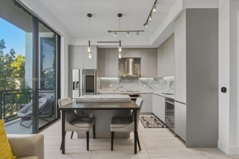 Кондоминиум с 2 спальнями в Майами-Бич, Флорида № 2004456