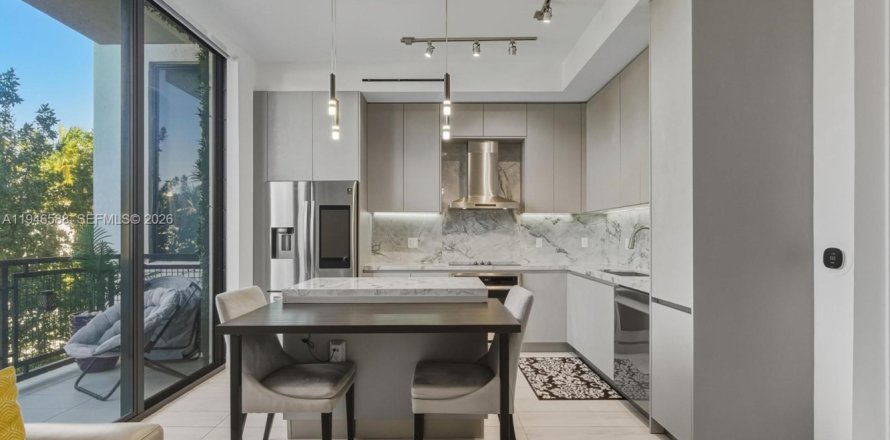 Кондоминиум с 2 спальнями в Майами-Бич, Флорида № 2004456