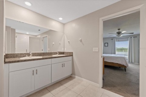House in Riverview, Florida 4 bedrooms, 179.77 sq.m. № 2198385 - photo 25
