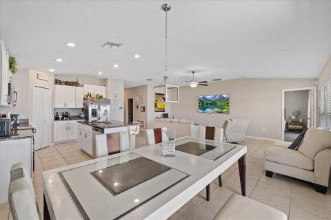 House in Riverview, Florida 4 bedrooms, 179.77 sq.m. № 2198385 - photo 19