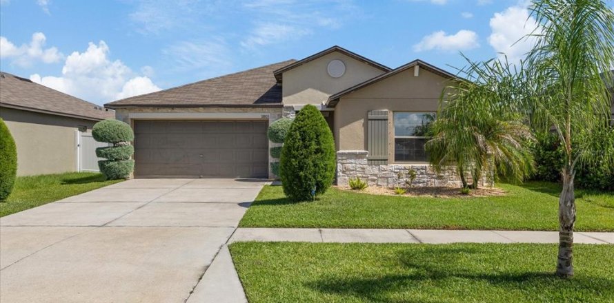 House in Riverview, Florida 4 bedrooms, 179.77 sq.m. № 2198385