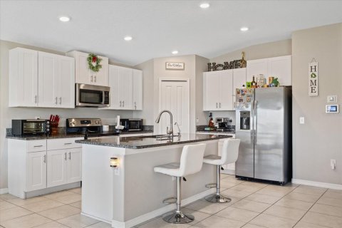 House in Riverview, Florida 4 bedrooms, 179.77 sq.m. № 2198385 - photo 21
