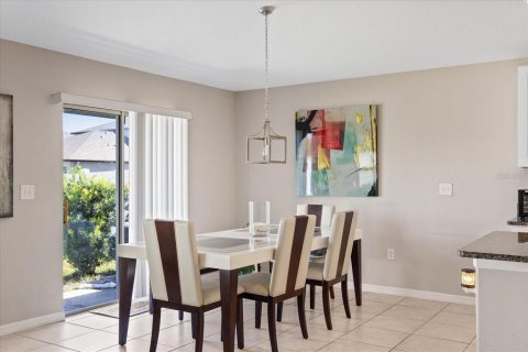 House in Riverview, Florida 4 bedrooms, 179.77 sq.m. № 2198385 - photo 16