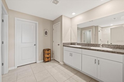 House in Riverview, Florida 4 bedrooms, 179.77 sq.m. № 2198385 - photo 27