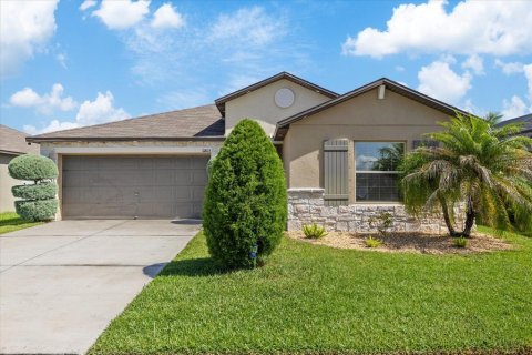 House in Riverview, Florida 4 bedrooms, 179.77 sq.m. № 2198385 - photo 2