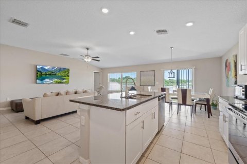 House in Riverview, Florida 4 bedrooms, 179.77 sq.m. № 2198385 - photo 20