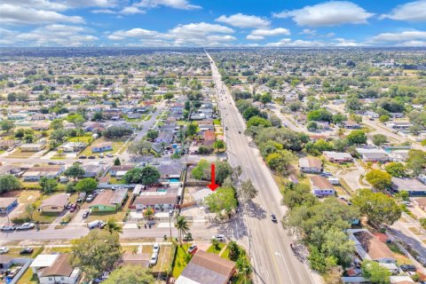 Villa ou maison à vendre à Miami Gardens, Floride: 3 chambres, 138.7 m2 № 1970158 - photo 12