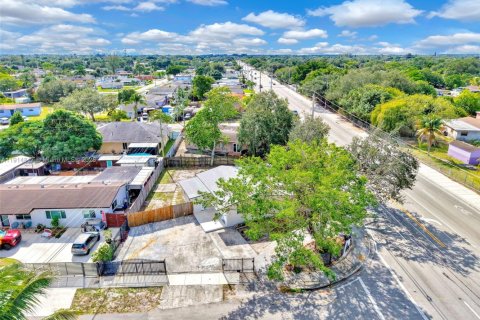 Villa ou maison à vendre à Miami Gardens, Floride: 3 chambres, 138.7 m2 № 1970158 - photo 3