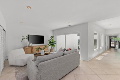 Adosado en venta en Tampa, Florida, 2 dormitorios, 161.84 m2 № 1689714 - foto 23