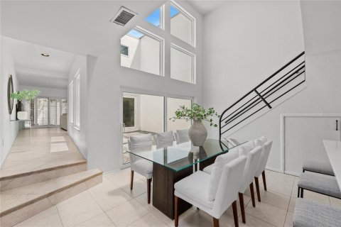 Adosado en venta en Tampa, Florida, 2 dormitorios, 161.84 m2 № 1689714 - foto 17