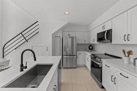 Adosado en venta en Tampa, Florida, 2 dormitorios, 161.84 m2 № 1689714 - foto 12