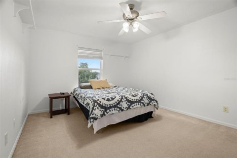 House in New Port Richey, Florida 5 bedrooms, 338.07 sq.m. № 1740562 - photo 23