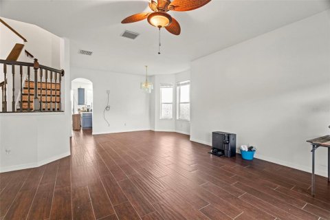 House in New Port Richey, Florida 5 bedrooms, 338.07 sq.m. № 1740562 - photo 7