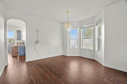 House in New Port Richey, Florida 5 bedrooms, 338.07 sq.m. № 1740562 - photo 8