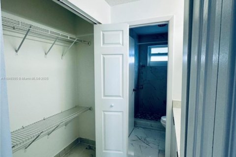 Villa ou maison à louer à Pembroke Pines, Floride: 3 chambres, 145.67 m2 № 1961930 - photo 16