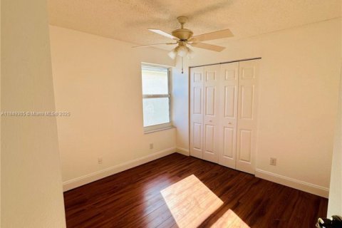 Villa ou maison à louer à Pembroke Pines, Floride: 3 chambres, 145.67 m2 № 1961930 - photo 12