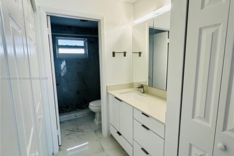 Villa ou maison à louer à Pembroke Pines, Floride: 3 chambres, 145.67 m2 № 1961930 - photo 15