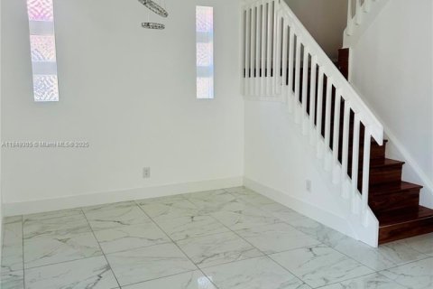 Villa ou maison à louer à Pembroke Pines, Floride: 3 chambres, 145.67 m2 № 1961930 - photo 10