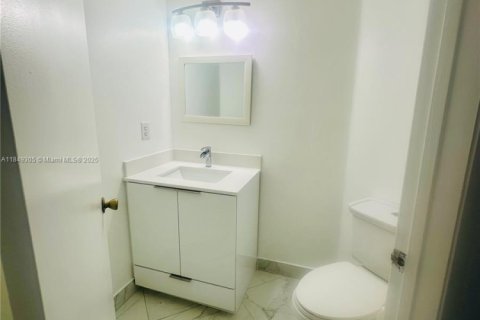 Villa ou maison à louer à Pembroke Pines, Floride: 3 chambres, 145.67 m2 № 1961930 - photo 6