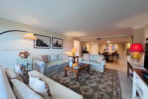 Condominio en alquiler en Lauderdale-by-the-Sea, Florida, 2 dormitorios, 133.13 m2 № 2077949 - foto 16