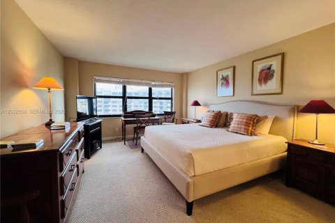 Condominio en alquiler en Lauderdale-by-the-Sea, Florida, 2 dormitorios, 133.13 m2 № 2077949 - foto 28