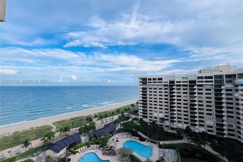 Condominio en alquiler en Lauderdale-by-the-Sea, Florida, 2 dormitorios, 133.13 m2 № 2077949 - foto 23
