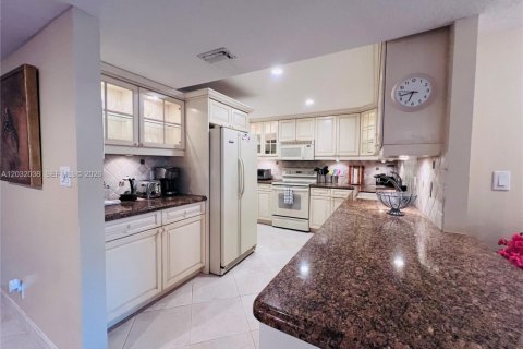 Condominio en alquiler en Lauderdale-by-the-Sea, Florida, 2 dormitorios, 133.13 m2 № 2077949 - foto 18