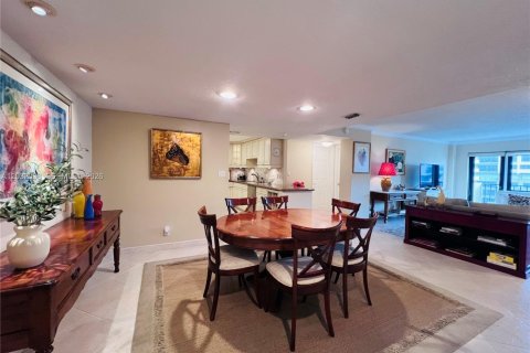 Condominio en alquiler en Lauderdale-by-the-Sea, Florida, 2 dormitorios, 133.13 m2 № 2077949 - foto 12