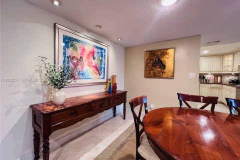 Condominio en alquiler en Lauderdale-by-the-Sea, Florida, 2 dormitorios, 133.13 m2 № 2077949 - foto 11