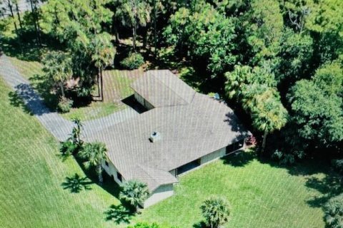 House in West Palm Beach, Florida 4 bedrooms, 237.09 sq.m. № 1072473 - photo 1