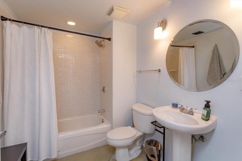 Condo in Orlando, Florida, 2 bedrooms  № 1583721 - photo 20