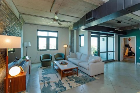 Condo in Orlando, Florida, 2 bedrooms  № 1583721 - photo 11