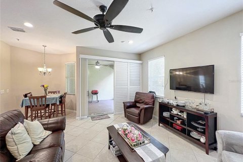 Townhouse in Winter Springs, Florida 3 bedrooms, 177.81 sq.m. № 1372111 - photo 30