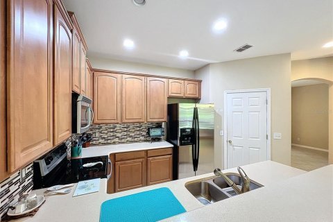 Townhouse in Winter Springs, Florida 3 bedrooms, 177.81 sq.m. № 1372111 - photo 23