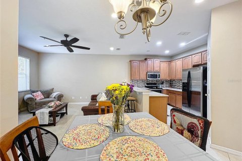 Townhouse in Winter Springs, Florida 3 bedrooms, 177.81 sq.m. № 1372111 - photo 26